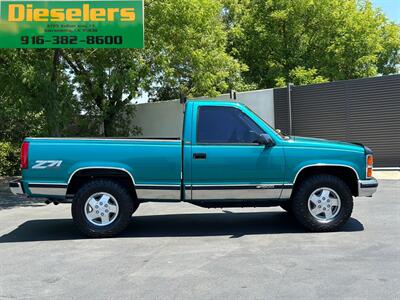 1993 Chevrolet Silverado 1500 4x4 Regular Cab Short Bed Z71 5.7L V8 5-Speed  Manual - Photo 5 - Sacramento, CA 95826