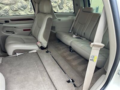 2005 Cadillac Escalade AWD 6.0L LOW MILES   - Photo 36 - Sacramento, CA 95826