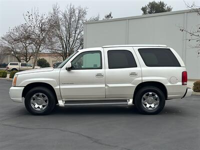 2005 Cadillac Escalade AWD 6.0L LOW MILES   - Photo 2 - Sacramento, CA 95826