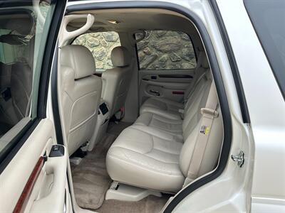 2005 Cadillac Escalade AWD 6.0L LOW MILES   - Photo 28 - Sacramento, CA 95826