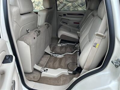 2005 Cadillac Escalade AWD 6.0L LOW MILES   - Photo 35 - Sacramento, CA 95826