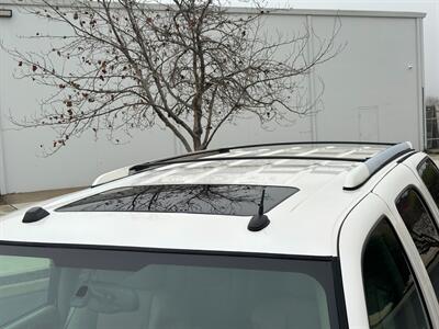 2005 Cadillac Escalade AWD 6.0L LOW MILES   - Photo 11 - Sacramento, CA 95826