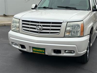 2005 Cadillac Escalade AWD 6.0L LOW MILES   - Photo 9 - Sacramento, CA 95826