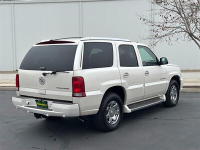 2005 Cadillac Escalade AWD 6.0L LOW MILES   - Photo 4 - Sacramento, CA 95826