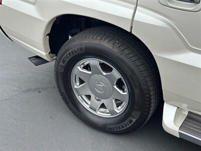 2005 Cadillac Escalade AWD 6.0L LOW MILES   - Photo 65 - Sacramento, CA 95826