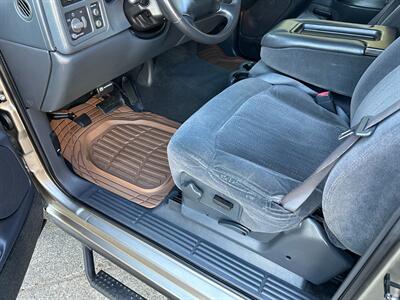 2002 Chevrolet Silverado 2500 4x4 Gas 6.0L Vortec Ext Cab Short Bed LOW MILES   - Photo 12 - Sacramento, CA 95826