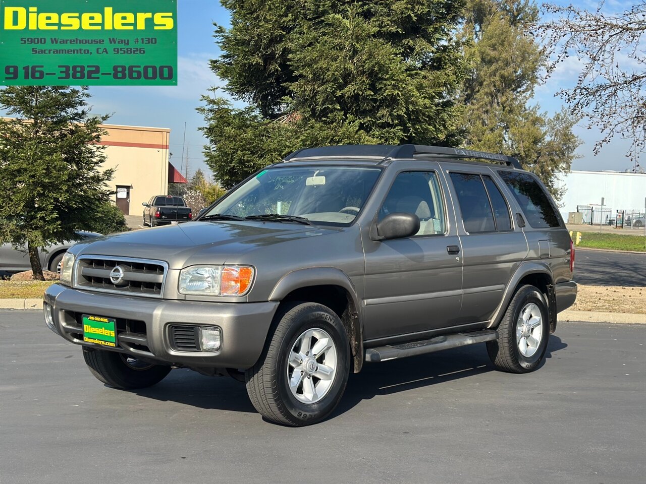 2004 Nissan Pathfinder SE   - Photo 1 - Sacramento, CA 95826