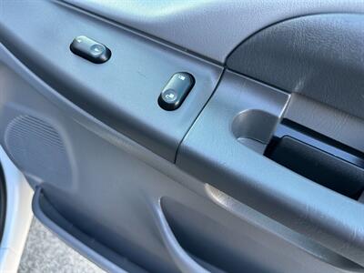 2003 Ford F-250 Super Duty 4x4 6.8L V10 Triton Crew Cab Short Bed  LOW MILES ONE OWNER - Photo 31 - Sacramento, CA 95826