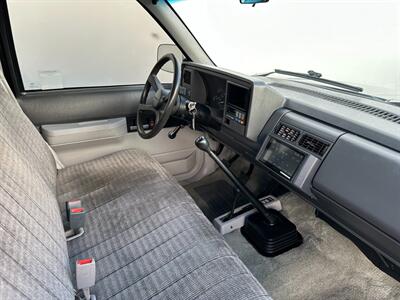 1992 Chevrolet Silverado 1500 4x4 Regular Cab Short Bed Z71 V8 5.7L 5-Speed  Manual - Photo 22 - Sacramento, CA 95826