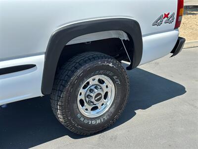2001 GMC Sierra 2500 4x4 Single Cab Long Bed V8 6.0L Vortec 5-Speed  Manual LOW MILES - Photo 28 - Sacramento, CA 95826