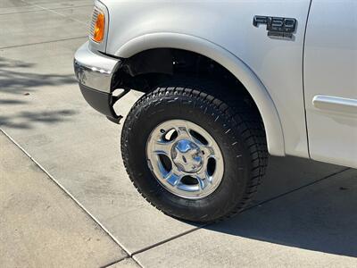 1999 Ford F-150 Regular Cab 4x4 Short Bed 5.4L V8 Triton LOW MILES  LIFTED ONE OWNER - Photo 31 - Sacramento, CA 95826