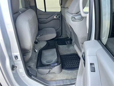 2012 Nissan Frontier 4.0L V6 SV 4x4 Automatic Crew Cab  ONE OWNER - Photo 37 - Sacramento, CA 95826