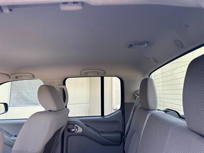 2012 Nissan Frontier 4.0L V6 SV 4x4 Automatic Crew Cab  ONE OWNER - Photo 25 - Sacramento, CA 95826