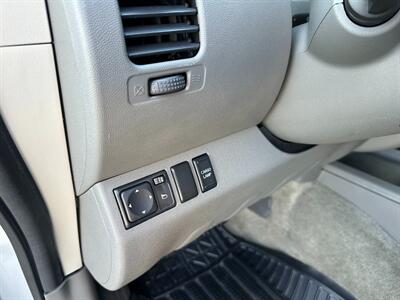 2012 Nissan Frontier 4.0L V6 SV 4x4 Automatic Crew Cab  ONE OWNER - Photo 18 - Sacramento, CA 95826