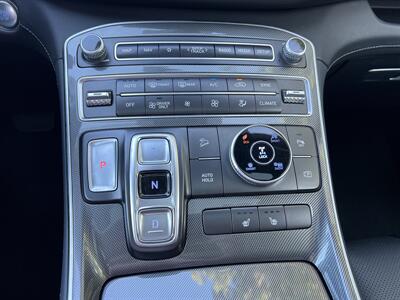 2023 Hyundai SANTA FE Hybrid SEL Premium   - Photo 18 - San Diego, CA 92126