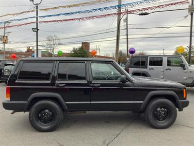 2000 Jeep Cherokee SE - Photo 8 - Hatboro, PA 19040