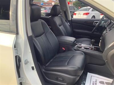 2016 Nissan Pathfinder PLATINUM   - Photo 18 - Hatboro, PA 19040