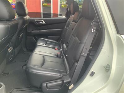 2016 Nissan Pathfinder PLATINUM   - Photo 12 - Hatboro, PA 19040