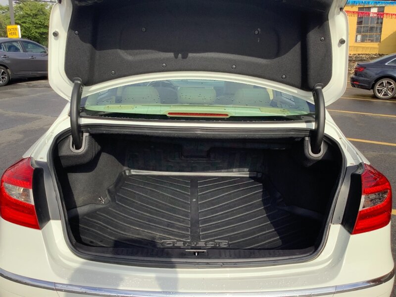 2012 Hyundai Genesis 3.8L V6 - Photo 13 - Hatboro, PA 19040