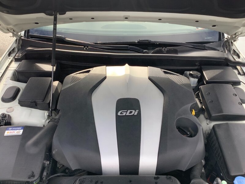 2012 Hyundai Genesis 3.8L V6 - Photo 9 - Hatboro, PA 19040