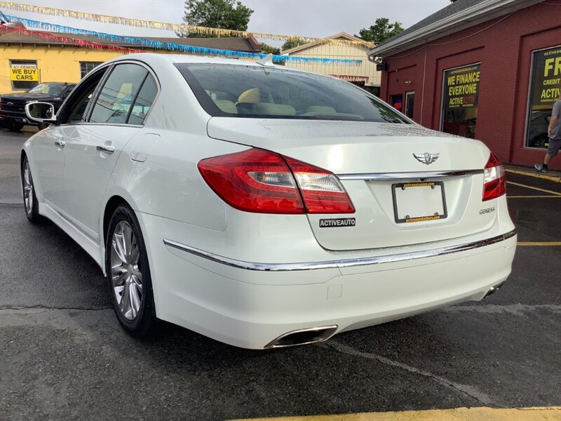 2012 Hyundai Genesis 3.8L V6 - Photo 5 - Hatboro, PA 19040