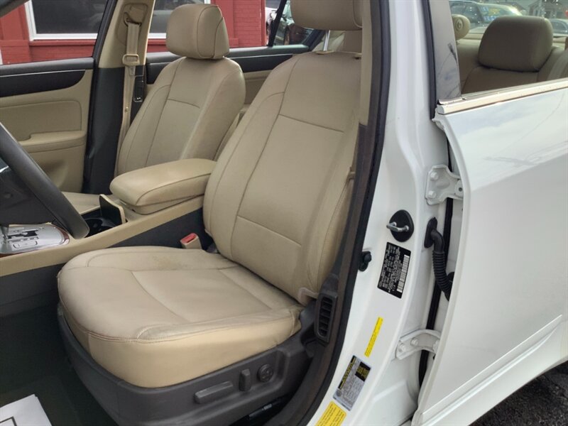 2012 Hyundai Genesis 3.8L V6 - Photo 10 - Hatboro, PA 19040