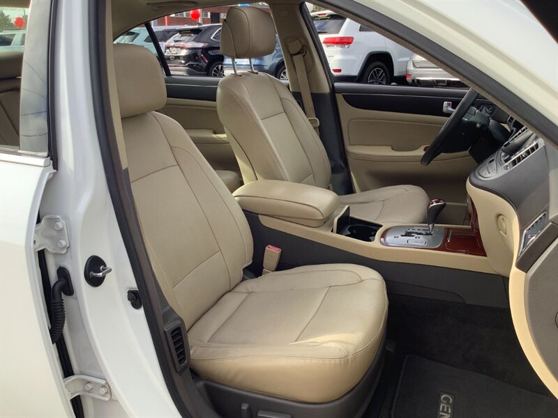 2012 Hyundai Genesis 3.8L V6 - Photo 15 - Hatboro, PA 19040