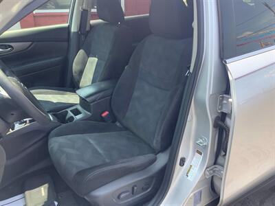 2015 Nissan Rogue SV   - Photo 10 - Hatboro, PA 19040