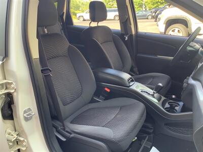 2018 Dodge Journey SE   - Photo 15 - Hatboro, PA 19040
