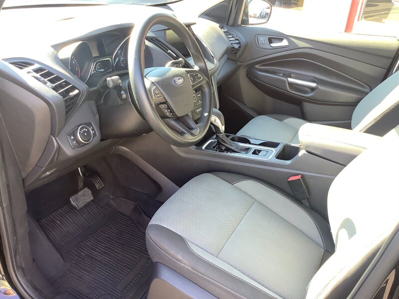 2019 Ford Escape SE - Photo 11 - Hatboro, PA 19040