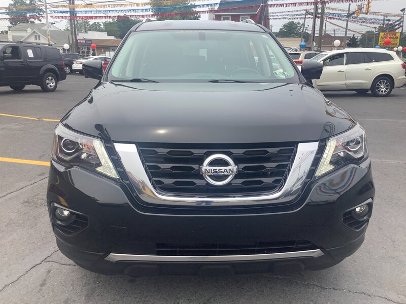 2020 Nissan Pathfinder SL  