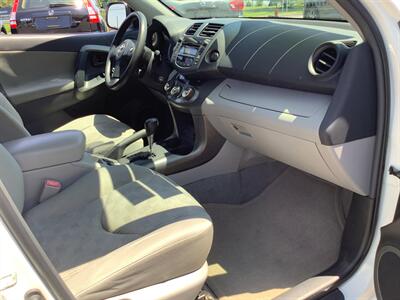 2011 Toyota RAV4   - Photo 15 - Hatboro, PA 19040