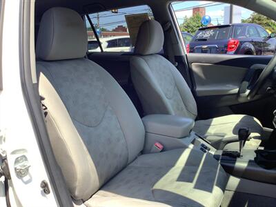 2011 Toyota RAV4   - Photo 16 - Hatboro, PA 19040