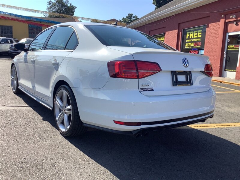 2016 Volkswagen Jetta 2.0T GLI SE - Photo 5 - Hatboro, PA 19040