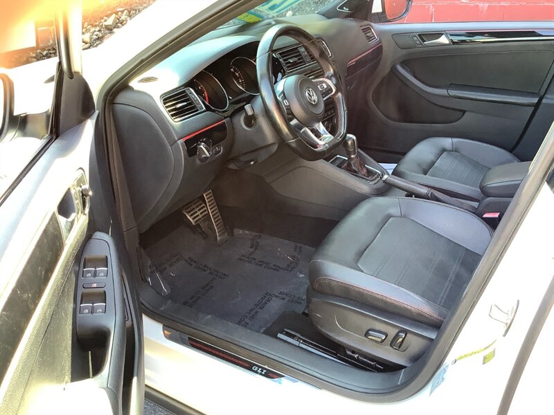 2016 Volkswagen Jetta 2.0T GLI SE - Photo 11 - Hatboro, PA 19040