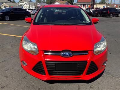 2013 Ford Focus SE   - Photo 2 - Hatboro, PA 19040