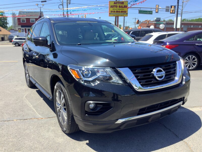 2019 Nissan Pathfinder SL  