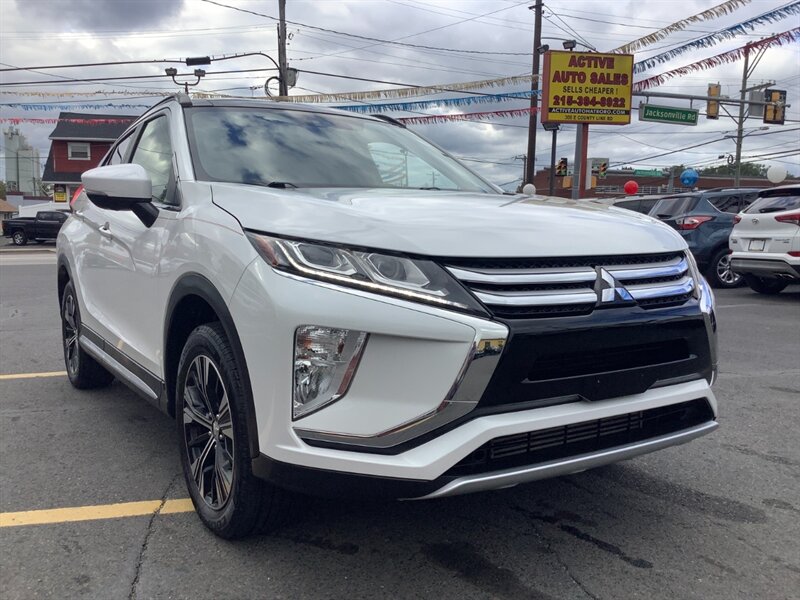 2020 Mitsubishi Eclipse SE  CROSS
