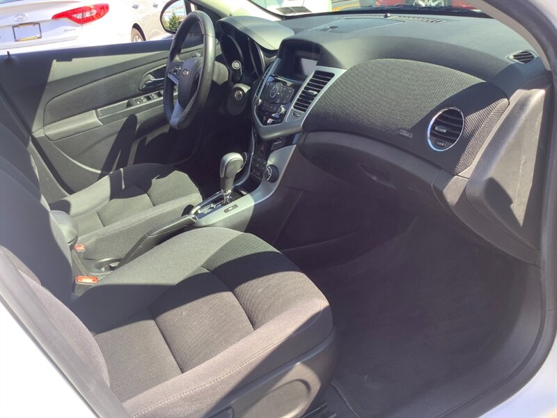 2013 Chevrolet Cruze 1LT Auto - Photo 15 - Hatboro, PA 19040