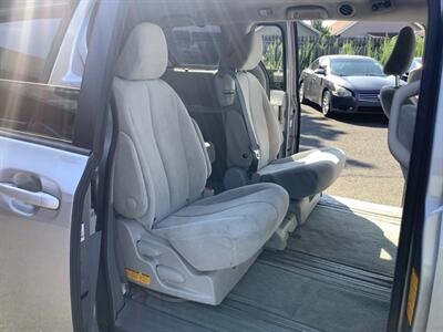 2012 Toyota Sienna LE 8-Passenger - Photo 16 - Hatboro, PA 19040