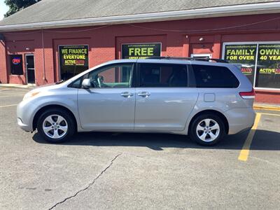 2012 Toyota Sienna LE 8-Passenger - Photo 4 - Hatboro, PA 19040