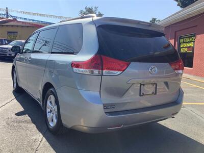 2012 Toyota Sienna LE 8-Passenger - Photo 5 - Hatboro, PA 19040