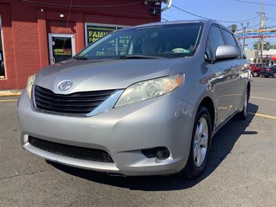 2012 Toyota Sienna LE 8-Passenger - Photo 3 - Hatboro, PA 19040
