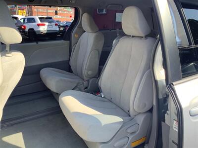 2012 Toyota Sienna LE 8-Passenger - Photo 12 - Hatboro, PA 19040