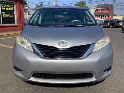 2012 Toyota Sienna LE 8-Passenger - Photo 2 - Hatboro, PA 19040