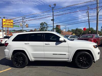 2019 Jeep Grand Cherokee Laredo   - Photo 8 - Hatboro, PA 19040
