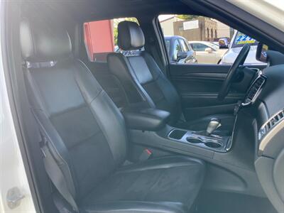 2019 Jeep Grand Cherokee Laredo   - Photo 17 - Hatboro, PA 19040