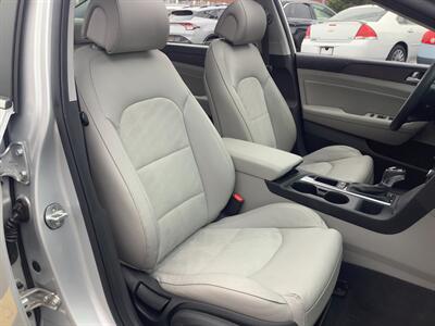 2017 Hyundai SONATA Limited   - Photo 15 - Hatboro, PA 19040