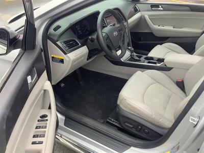 2017 Hyundai SONATA Limited   - Photo 11 - Hatboro, PA 19040