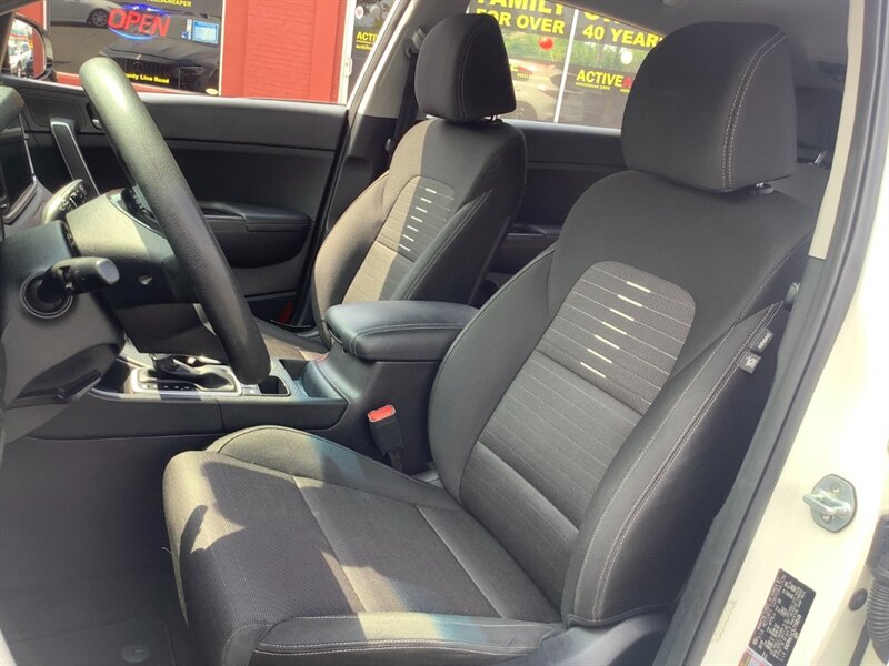 2020 Kia Sportage LX - Photo 10 - Hatboro, PA 19040